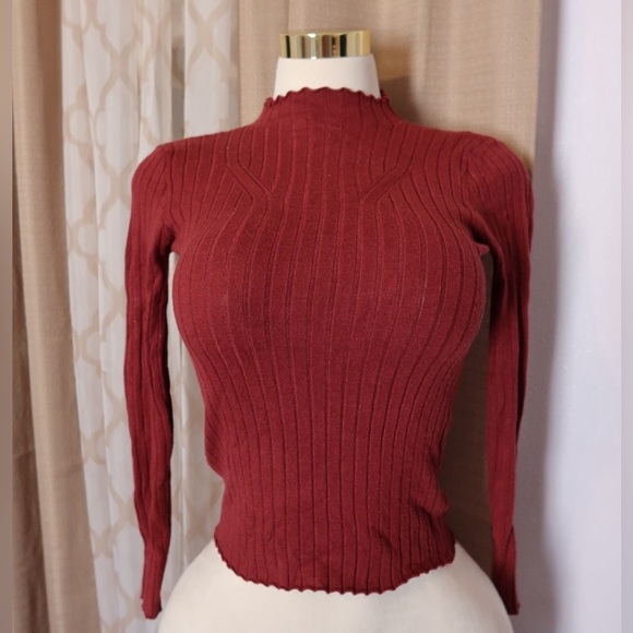 Ribbed Red Long Sleeve Sweater - Picture 1 of 2